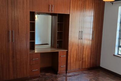 3 Bed Apartment with Swimming Pool in Upper Hill - 4