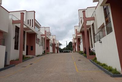 5 Bed Townhouse with En Suite in Lavington