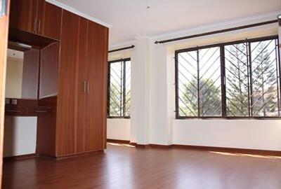 3 Bed Apartment with En Suite in Lavington