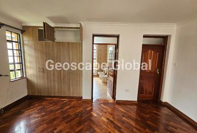 4 Bed House with En Suite in Runda - 3