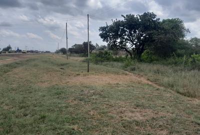 2.4 ac Land at Thika-Garissa Highway