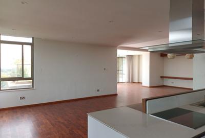 4 Bed Apartment with En Suite in Parklands