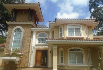 4 Bed Townhouse with En Suite in Kitisuru