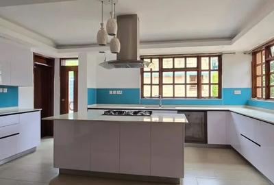 4 Bed House with En Suite in Runda - 4