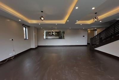 4 Bed Apartment with En Suite at Valley Arcade