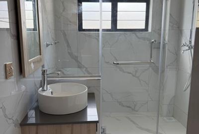 7 Bed Townhouse with En Suite in Runda - 3