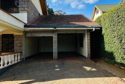 5 Bed House with En Suite in Runda - 3