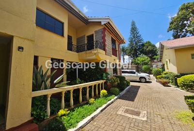 4 Bed House with En Suite in Nyari