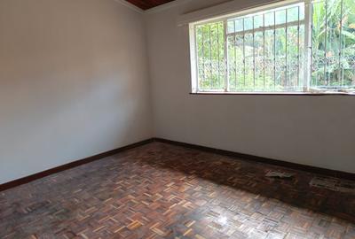 4 Bed House with En Suite in Loresho