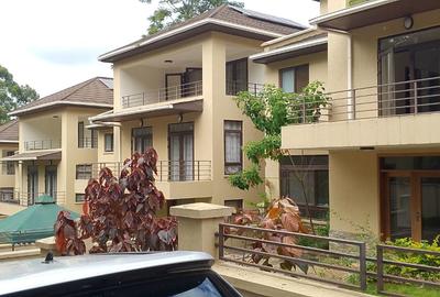 5 Bed Townhouse with En Suite in Lavington