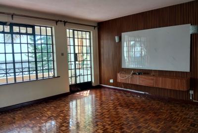 4 Bed Apartment with En Suite in Westlands Area