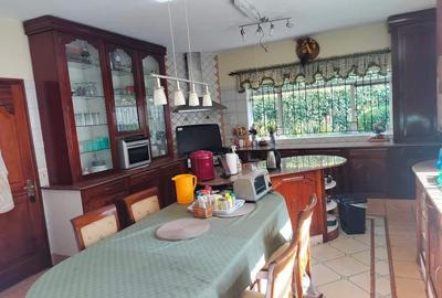 5 Bed House with En Suite in Loresho