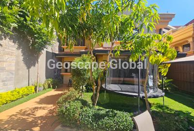 4 Bed House with En Suite in Runda - 2