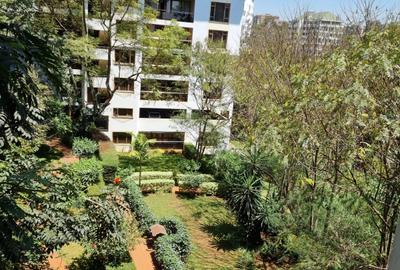 4 Bed Apartment with En Suite at Riverside Drive - 2