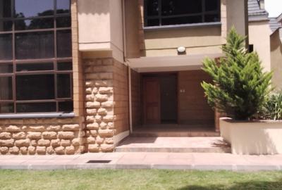 5 Bed Townhouse with En Suite in Lavington