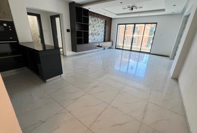 2 Bed Apartment with En Suite in Lavington