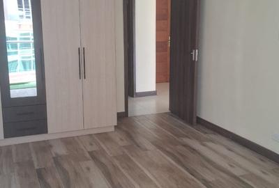 1 Bed Apartment with En Suite at Arwings Khodek