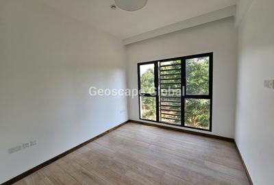 2 Bed Apartment with En Suite in Rosslyn