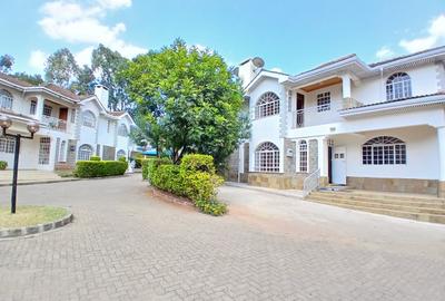 4 Bed Townhouse with En Suite at Lavington
