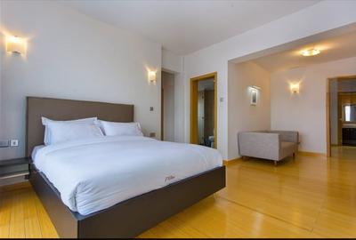 Serviced 2 Bed Apartment with En Suite in Brookside - 4