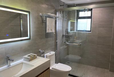 3 Bed Apartment with Swimming Pool in Riverside - 4