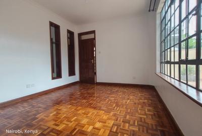 4 Bed Townhouse with En Suite at Lavington - 4