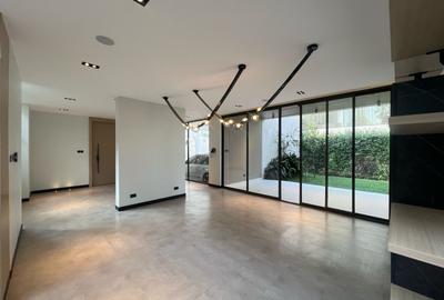 5 Bed Townhouse in Riverside