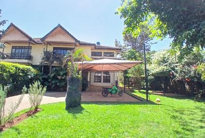 4 Bed Townhouse with En Suite at Lavington - 2