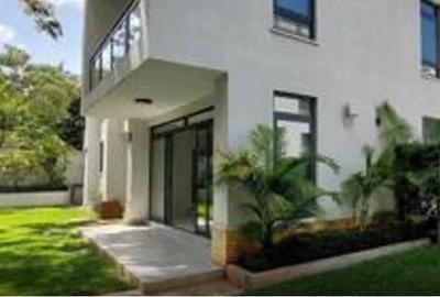 5 Bed Townhouse with En Suite in Lavington