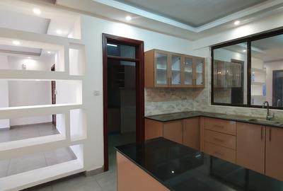 3 Bed Apartment with En Suite in Parklands - 4