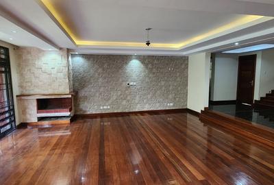 5 Bed Villa with En Suite in Lavington - 2