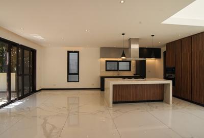 4 Bed House with En Suite in Kitisuru - 4