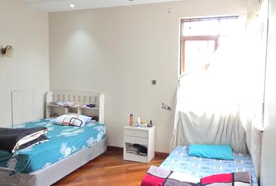 8 Bed House with En Suite at Glory Road - 4