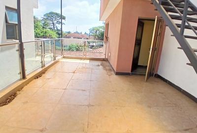 5 Bed Townhouse with En Suite at Lavington - 3