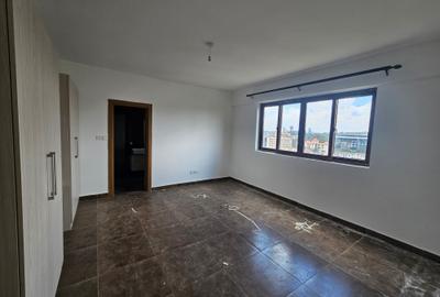 3 Bed Apartment with En Suite in Westlands Area - 4