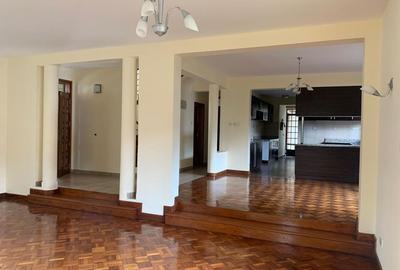 4 Bed House with En Suite in Lavington