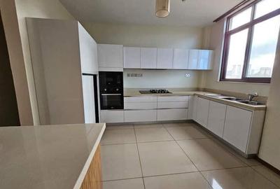 3 Bed Apartment with En Suite in Muthaiga