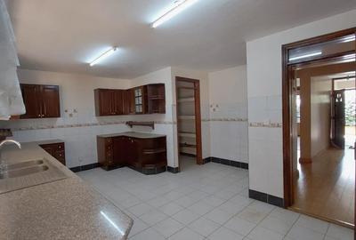 5 Bed Townhouse with En Suite in Lavington