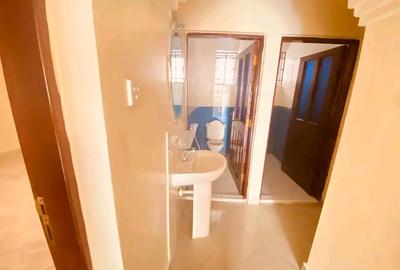 3 Bed Apartment with En Suite at Links Road - 2