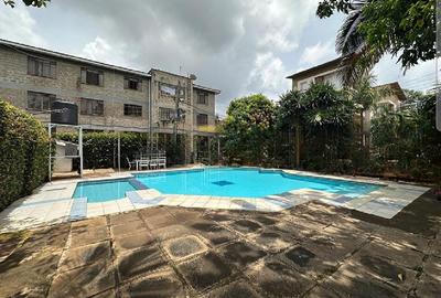 5 Bed Townhouse with En Suite in Lavington - 2