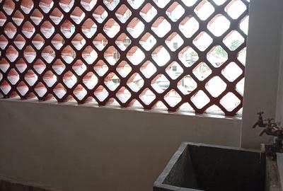 4 Bed Apartment with Borehole in Kileleshwa