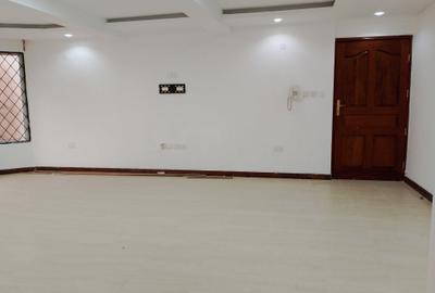 5 Bed Apartment with En Suite at Parklands - 2