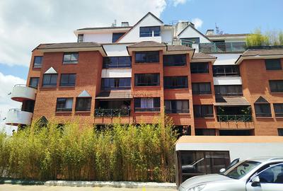 3 Bed Apartment with En Suite in Westlands Area