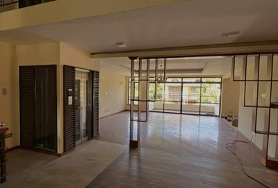 5 Bed Townhouse with En Suite in Lavington - 4