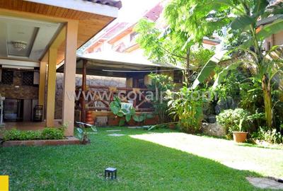 6 Bed House with En Suite in Lavington