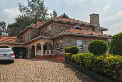 5 Bed House with En Suite in Nyari