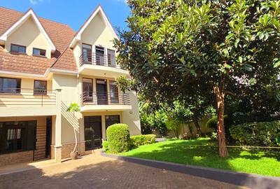 5 Bed Townhouse with En Suite at Lavington Green - 3