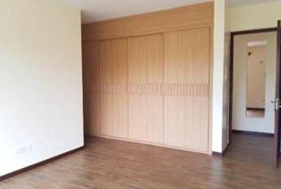 4 Bed Apartment with En Suite at General Mathenge - 4