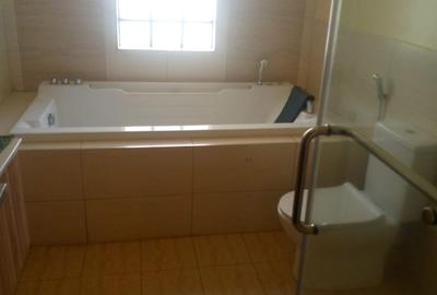 3 Bed Townhouse with En Suite in Kitisuru