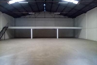 Warehouse with Service Charge Included at North Airport Rd